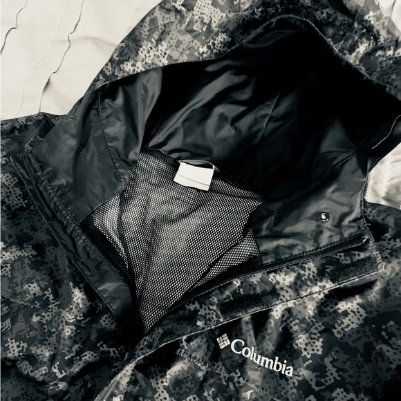 Columbia / Limited Edition / OMNI-TECH / Mens / 3XL / Rain Jacket - Picture 4 of 5